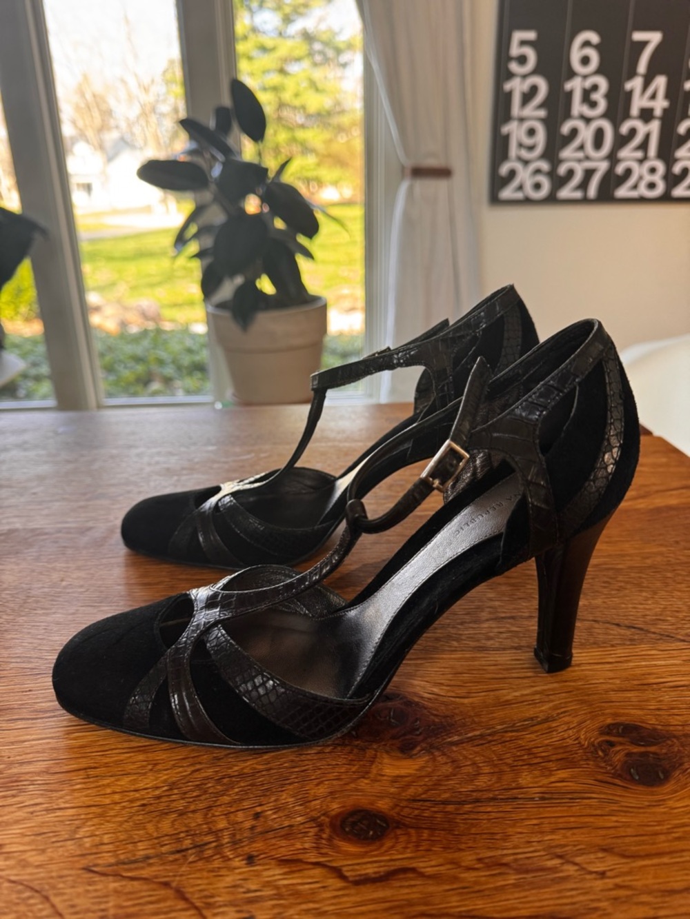 Banana Republic Black T-Strap Heeled Pumps